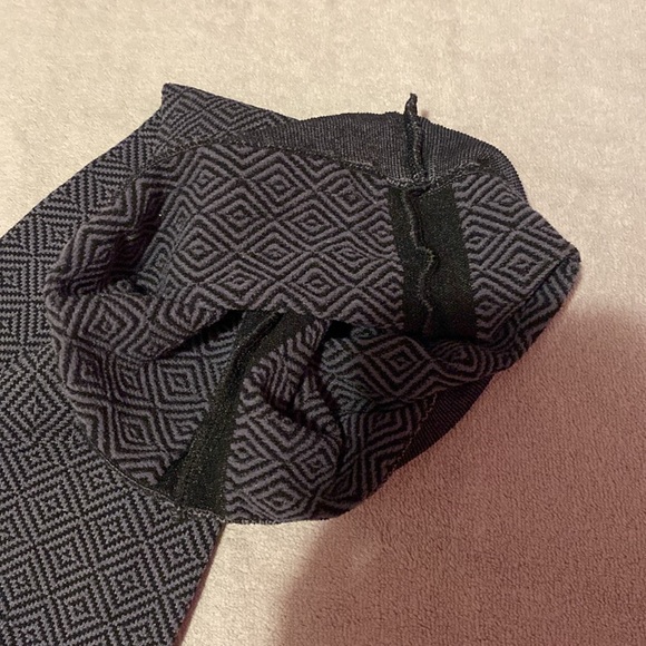 Diamond-Patterned Tighte - Picture 4 of 5